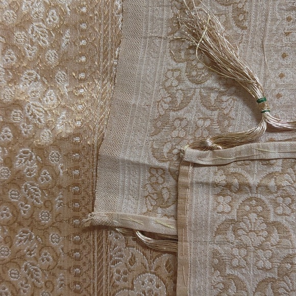 Gold Silk & Lame Table Runner - Picture 9 of 9